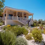 Villa Andrea By Prestige Bookings *